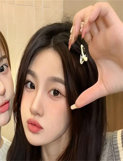 文化分析：《被父谋杀》中的剧情的情节发展与悬念设置 理解作品的时代背景与文化语境